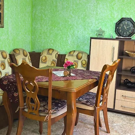 Apartman Gia Garmen